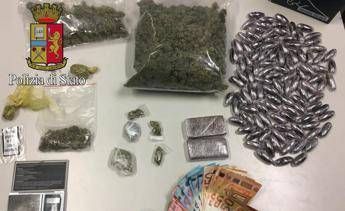 Milano, spaccio di droga via chat: tre arresti Milano, spaccio di droga via chat: tre arresti